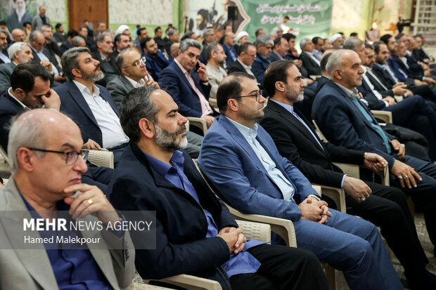 Ghalibaf, MPs renew allegiance with Imam Khomeini's ideals
