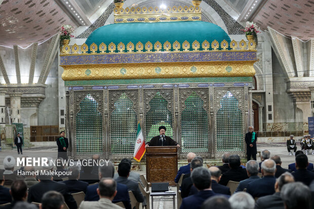 Ghalibaf, MPs renew allegiance with Imam Khomeini's ideals
