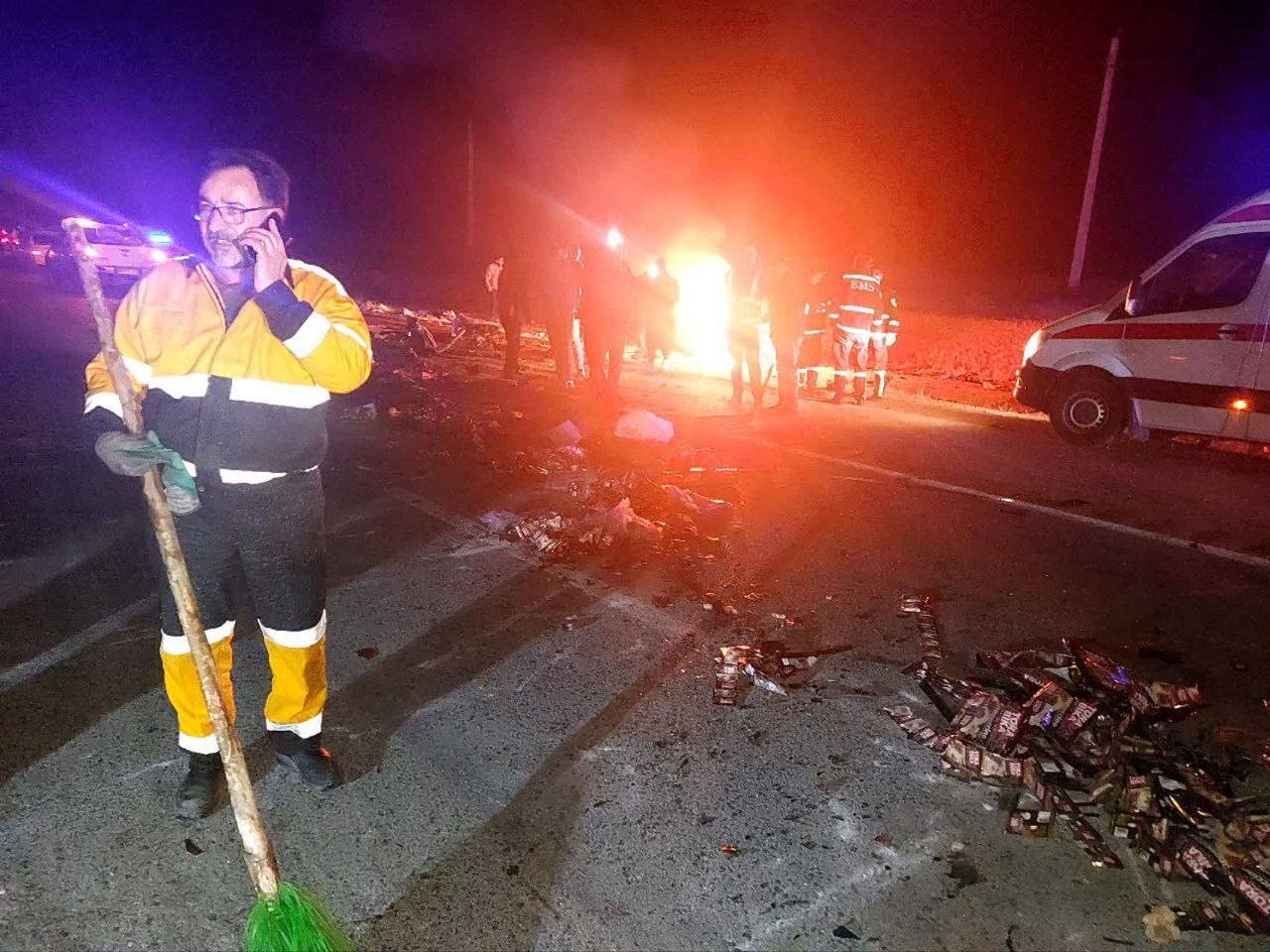 تصادف مرگبار در اتوبان غدیر؛ ۸ نفر جان باختند