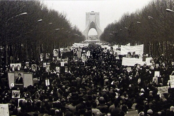 1979 İran İslam Devrimi ve devrime giden yol