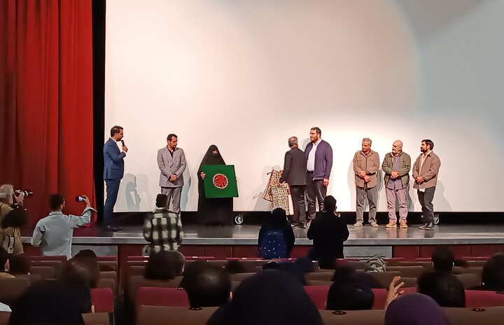 اشک هوریها از خانواده شهید علی هاشمی تجلیل کردند