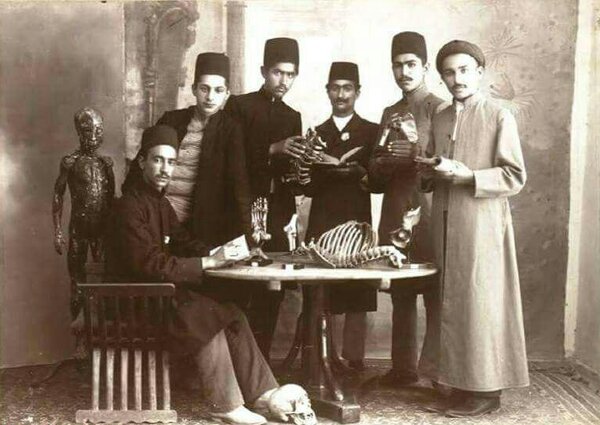 از طبیب وارداتی تا داروی صادراتی از طبیب وارداتی تا داروی صادراتی