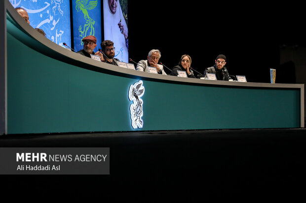 لزوم بازتعریف نشست فیلمهای فجر؛ فضایی برای معرفی اثر یا نقد و تحلیل؟ لزوم بازتعریف نشست فیلمهای فجر؛ فضایی برای معرفی اثر یا نقد و تحلیل؟