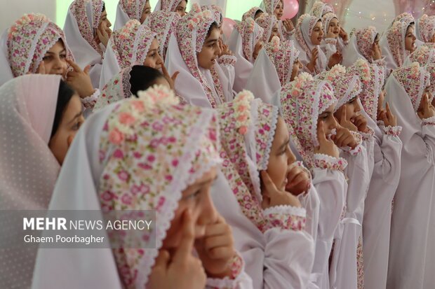 آئین جشن تکلیف دانش آموزان دختر در شفت