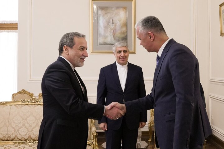 Irakçi, Tacikistan Dışişleri Bakanı Yardımcısı ile görüştü Irakçi, Tacikistan Dışişleri Bakanı Yardımcısı ile görüştü