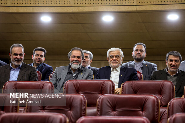 ماجرای برومند و بابک ادامه دارد؛ تشویق عوامل «زیبا صدایم کن» توسط خانوادههایشان!