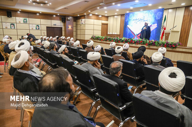 رونمایی طرح کشوری «زندگی با آیه ها» در یزد