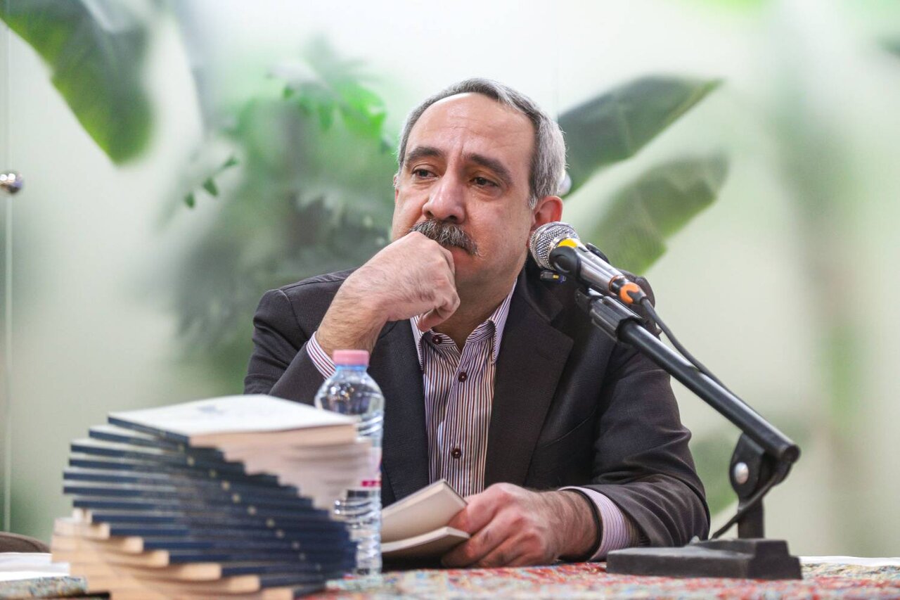 «به زن که از تمام جهان عاشقانهتر میمرد» در یزد رونمایی شد