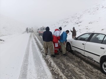 نجاتگران هلال احمر نقده به ۱۵ نفر امدادرسانی کردند