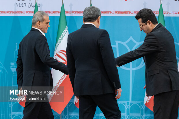مراسم بزرگداشت سالروز پیروزی انقلاب اسلامی با حضور سفرای خارجی