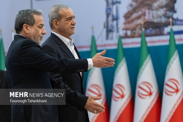 مراسم بزرگداشت سالروز پیروزی انقلاب اسلامی با حضور سفرای خارجی