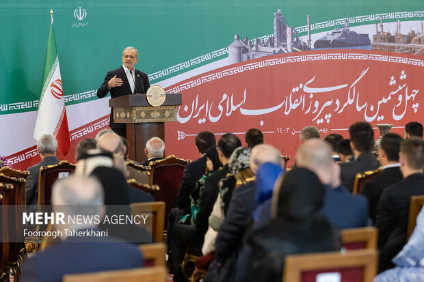 مراسم بزرگداشت سالروز پیروزی انقلاب اسلامی با حضور سفرای خارجی