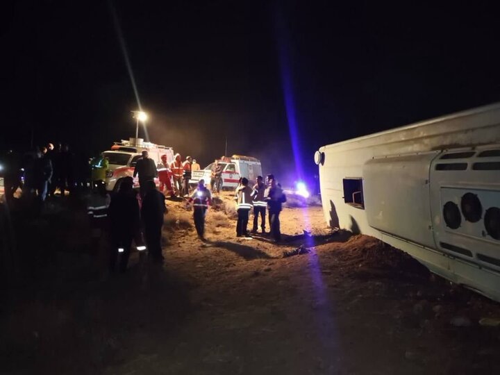 İran'da otobüs kazası: 6 ölü, 35 yaralı İran'da otobüs kazası: 6 ölü, 35 yaralı