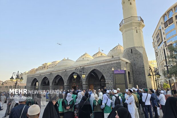 کاروان زیارتی عمره دانشجویی در مدینه منوره