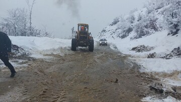 تلاش ستاد بحران رودسر برای بازگشایی راه ها