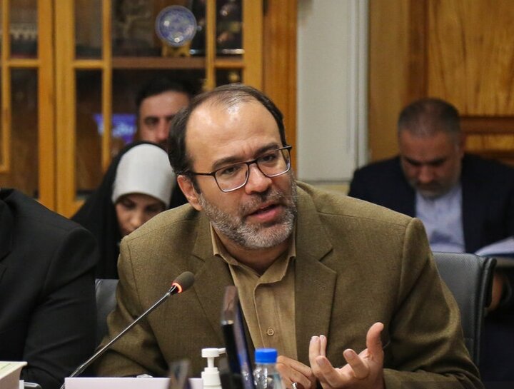 طغیانی: ۲ گنبد مسجد شیخ لطفالله و جامع عباسی به افتضاح مرمتی کشور تبدیل شدهاند