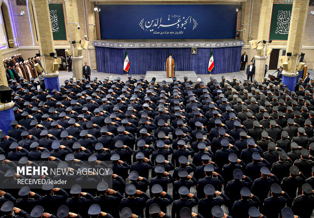 دیدار جمعی از فرماندهان نیروی هوایی و پدافند هوایی ارتش جمهوری اسلامی ایران با رهبر معظم انقلاب