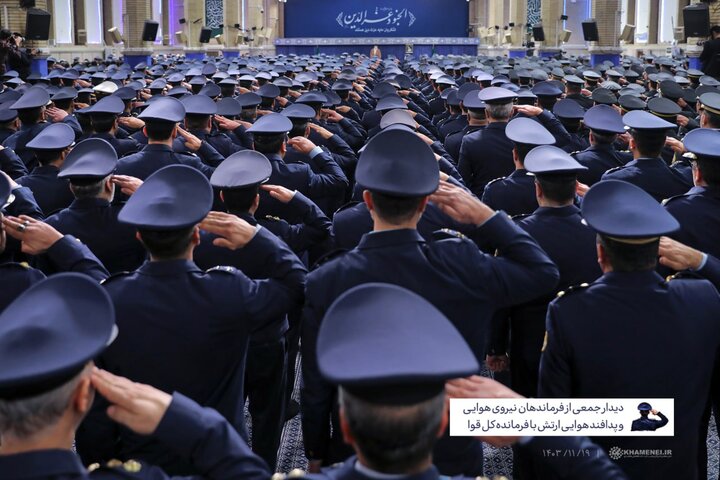 لقاء قادة القوات الجوية والدفاع الجوي للجيش مع قائد الثورة الاسلامية