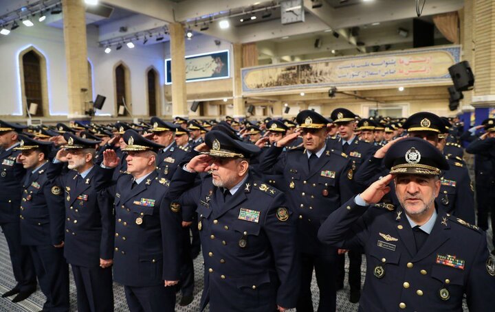 لقاء قادة القوات الجوية والدفاع الجوي للجيش مع قائد الثورة الاسلامية