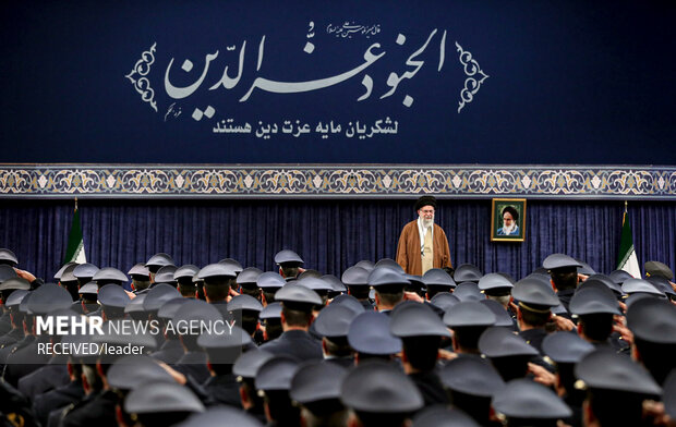 «شهباز آسمانها» منتشر شد؛ نمایش اقتدار و تعهد نیروی هوایی ارتش «شهباز آسمانها» منتشر شد؛ نمایش اقتدار و تعهد نیروی هوایی ارتش