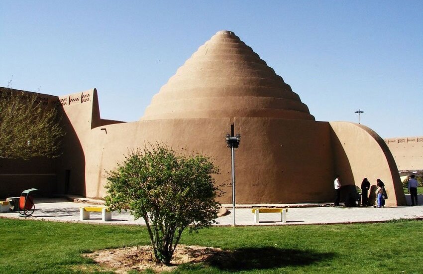 بیابانی وشک و دارستانی سەرسەوز لە یەک شوێندا کۆ بوونەتەوە