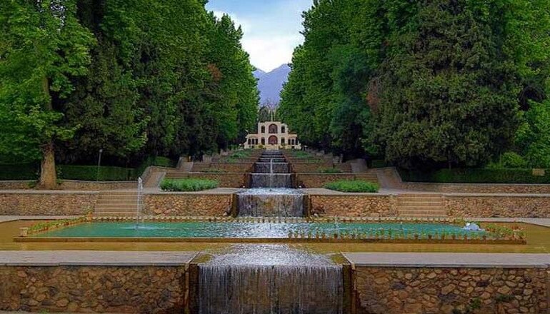 بیابانی وشک و دارستانی سەرسەوز لە یەک شوێندا کۆ بوونەتەوە