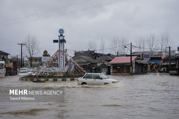 ۷ هزار لیتر آب بسته بندی برای سیل زدگان تولید شد