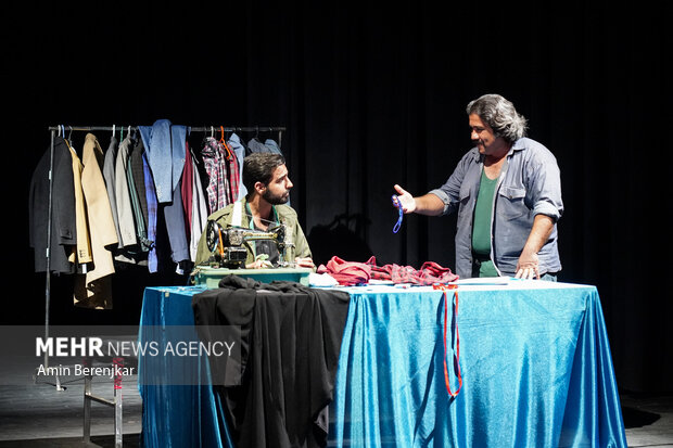 اجرای نمایش «گهواره زمین» در شیراز