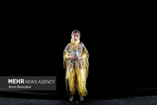 اجرای نمایش «گهواره زمین» در شیراز