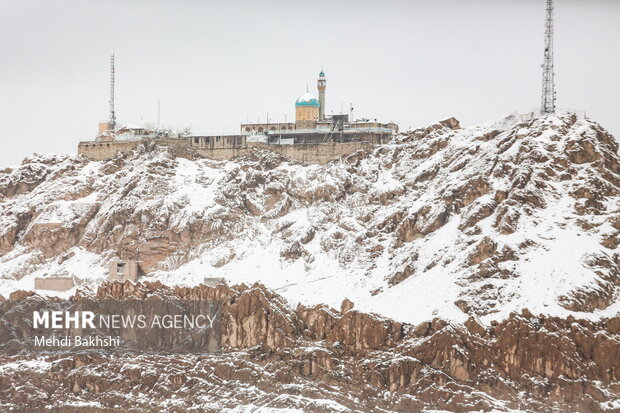 بارش نخستین برف زمستانی در شهر قم