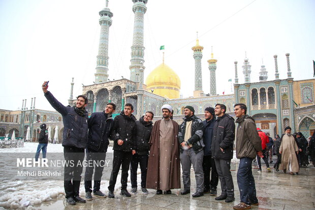 بارش نخستین برف زمستانی در شهر قم