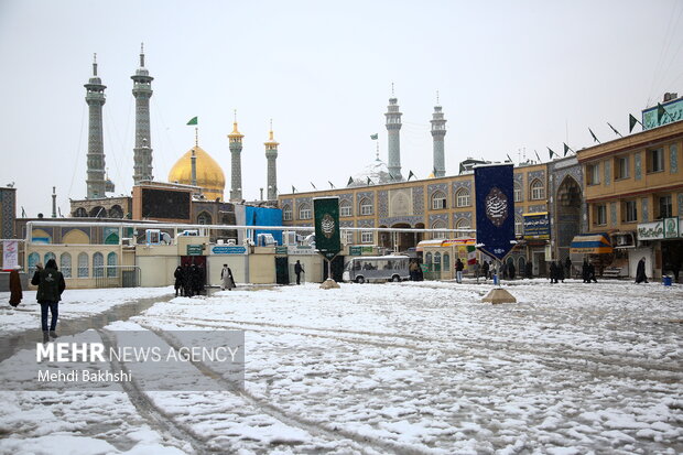 İran'ın kutsal kenti Kum'da kar yağışı İran'ın kutsal kenti Kum'da kar yağışı