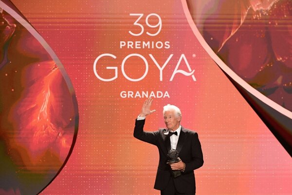 اسکار اسپانیا برترینها را شناخت؛ ریچارد گر ترامپ را قلدر و اوباش خواند