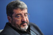 جمهوری اسلامی با تکیه بر ولایت فقیه در برابر تهدیدات ایستاده است
