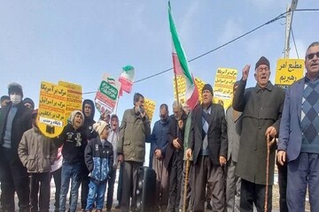 برگزاری راهپیمایی ۲۲ بهمن در روستای قوپی باباعلی مهاباد