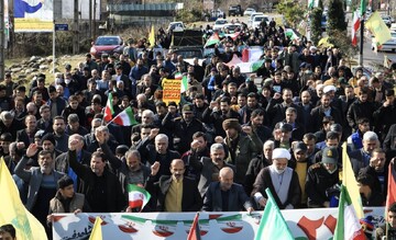 حضور پرشور مردم ماکلوان در جشن انقلاب