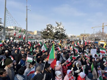 حضور پرشور مردم محلات در راهپیمایی ۲۲ بهمن