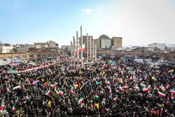 ملت امروز پرشورتر در راهپیمایی ۲۲ بهمن شرکت کردند