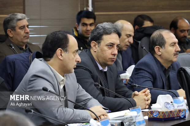 نشست فعالان اقتصادی، کارآفرینان و تولیدکنندگان آذربایجان‌غربی با رئیس مجلس