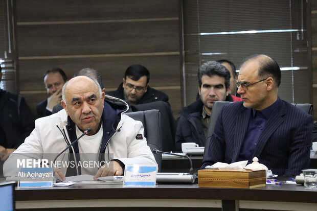 نشست فعالان اقتصادی، کارآفرینان و تولیدکنندگان آذربایجان‌غربی با رئیس مجلس