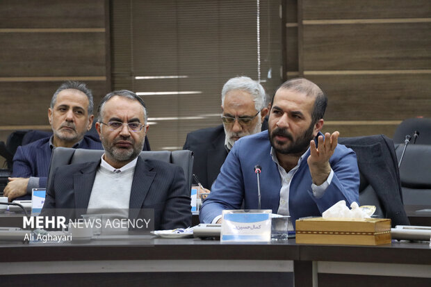 نشست فعالان اقتصادی، کارآفرینان و تولیدکنندگان آذربایجان‌غربی با رئیس مجلس