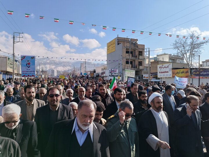 گزارش ویدیوئی خبرنگار مهر از حضور مردم ایلام در راهپیمایی ۲۲ بهمن