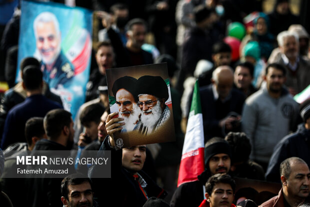 حماسه حضور در استان تهران؛جشن ۴۶ سالگی انقلاب برپا شد