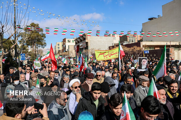 راهپیمایی یوم الله 22 بهمن در سمنان