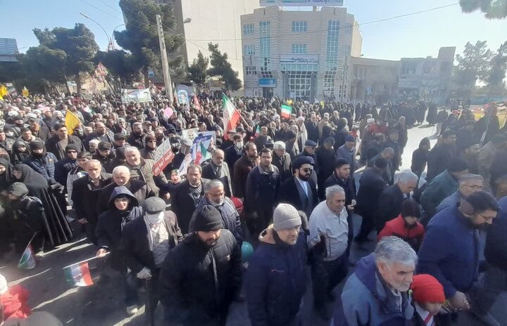 ایرانی شہر دامغان میں جشن انقلاب، عوام کی بھرپور شرکت