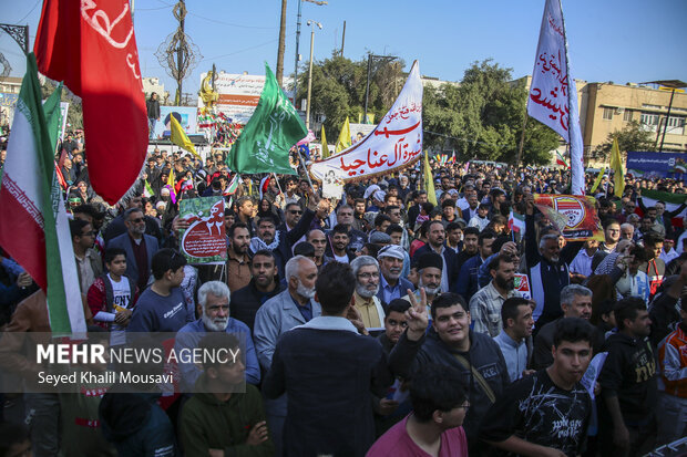 تقدیر نماینده ولی فقیه و استاندار از حضور پرشور مردم خوزستان در راهپیمایی ۲۲ بهمن تقدیر نماینده ولی فقیه و استاندار از حضور پرشور مردم خوزستان در راهپیمایی ۲۲ بهمن