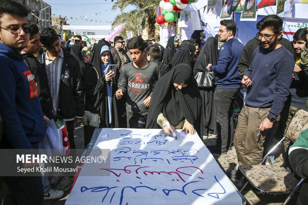 با هر گام حماسه می‌آفرینیم؛ اهواز دژ استوار انقلاب