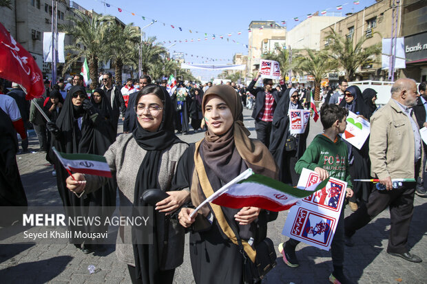 با هر گام حماسه می‌آفرینیم؛ اهواز دژ استوار انقلاب