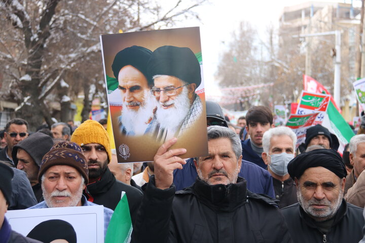 ۲۲ بهمن نمایشگاه اتحاد؛ گرمای حضور کرمانشاهیان یخ بهمن را شکست