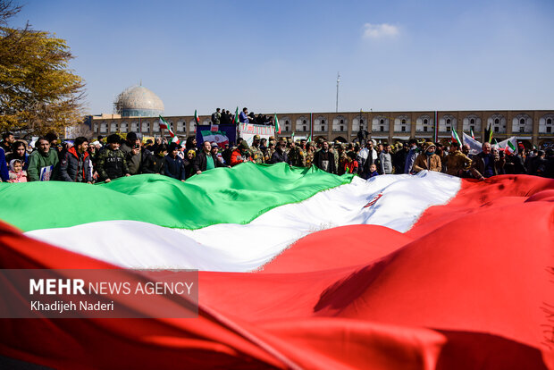 حماسه حضور در تبریز؛ از همدلی نسلها تا طنین شعارهای انقلابی